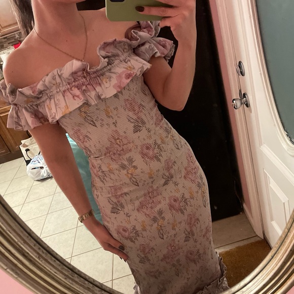 V Chapman Floral Lilac Midi Dress off the shoulder - Picture 5 of 7